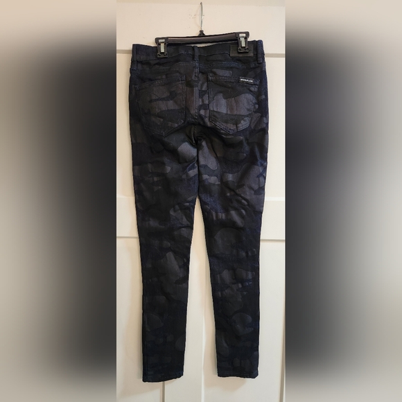 Calvin Klein Midrise Skinny Jeans. Size 25. Nwt - Picture 2 of 2